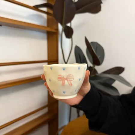 ببيونة زهري مع قلوب ازرق