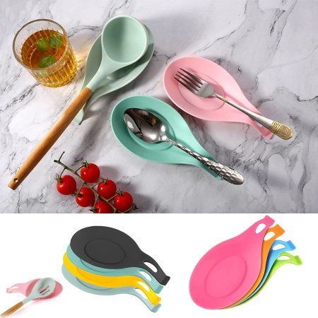مسند ملعقة سيليكون وردي (Pink Silicone Spoon Rest) يُستخدم في المطبخ لوضع الملاعق وأدوات الطهي الساخنة وحماية الأسطح من الاتساخ والحرارة.